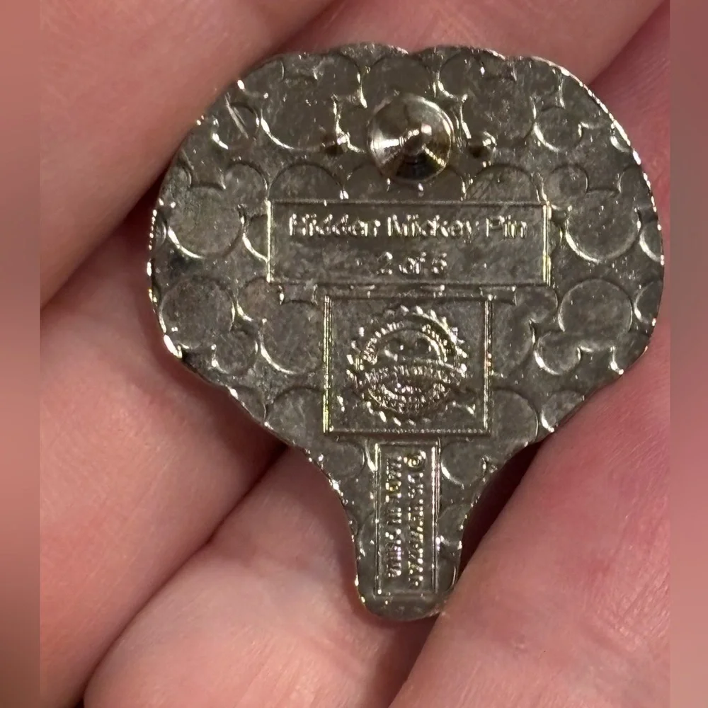 Disney 2014 Hidden Mickey Pin-Dug Up Hot Air Balloons Wave - Picture 3 of 5